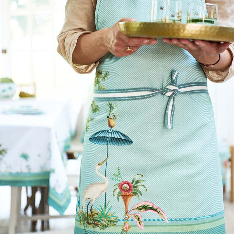 Pip studio jolie big heron schort groen. gedragen door vrouw.